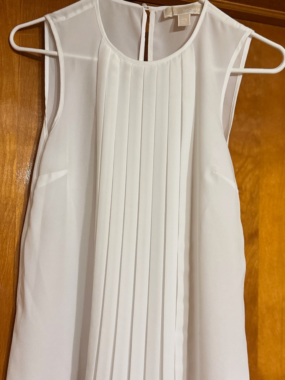 Michael Kors White Sleeveless Pleated Front Blouse